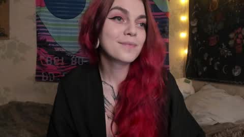 Snapshot of _caroline_coy chatting on 01.31.25 Caroline online show from 01.31.25