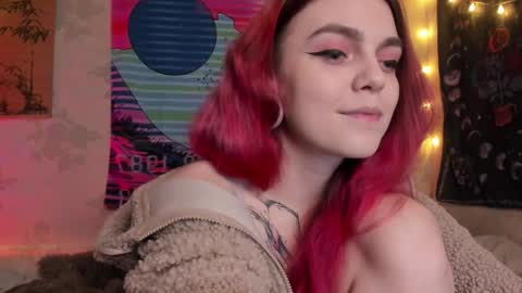 Snapshot of _caroline_coy chatting on 02.09.25 Caroline online show from 02.09.25