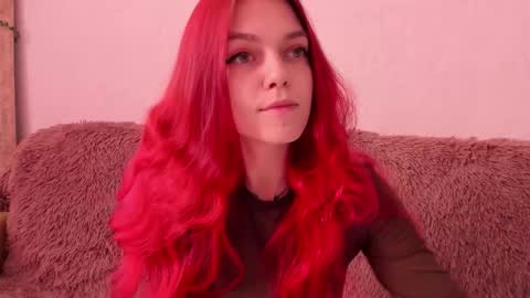 Snapshot of _caroline_coy chatting on 09.30.25 Caroline online show from 09.30.25