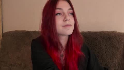 Snapshot of _caroline_coy chatting on 11.16.25 Caroline online show from 11.16.25