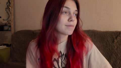 Snapshot of _caroline_coy chatting on 11.29.25 Caroline online show from 11.29.25