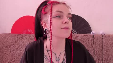 Snapshot of _caroline_coy chatting on 05.22.26 Caroline online show from 05.22.26