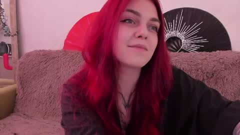 Snapshot of _caroline_coy chatting on 07.18.26 Caroline online show from 07.18.26