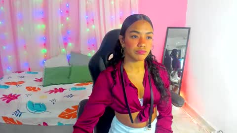 Snapshot of _charlotte_0 chatting on 10.23.25 charly online show from 10.23.25