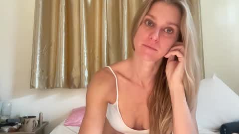 Chelsea xo online show from 12.11.24