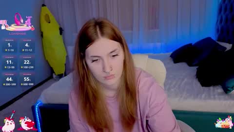 Snapshot of _chlo_e chatting on 10.10.25 Alisa NO NUDE online show from 10.10.25