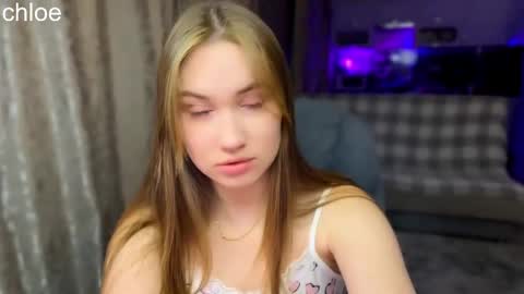 Snapshot of _chloe_miller_ chatting on 10.14.25 _chloe_miller_ online show from 10.14.25