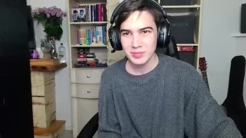 _crise_next_door_ online show from 10.29.25