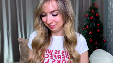 _crystal_moon_1 online show from 12.18.25