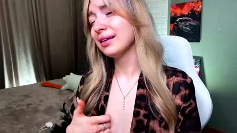 _crystal_moon_1 online show from 03.03.26