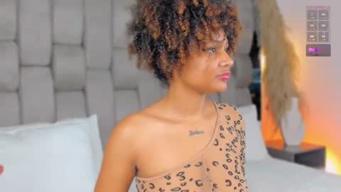 Snapshot of _curly_girl_ chatting on 06.30.26 online show from 06.30.26