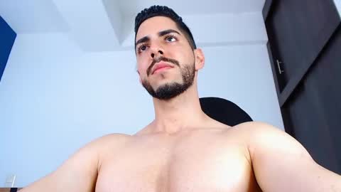 Snapshot of _davidwolf chatting on 02.01.25 David online show from 02.01.25