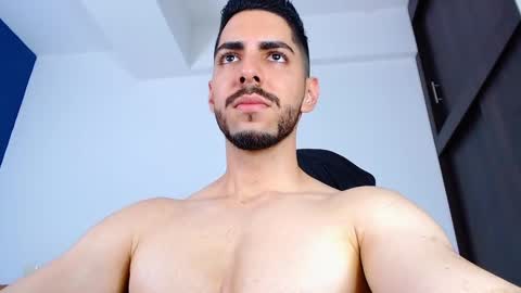 Snapshot of _davidwolf chatting on 02.10.25 David online show from 02.10.25