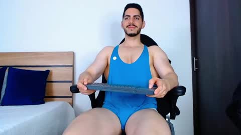 Snapshot of _davidwolf chatting on 02.18.25 David online show from 02.18.25