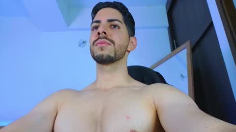 Snapshot of _davidwolf chatting on 10.21.25 David online show from 10.21.25