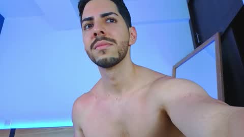 Snapshot of _davidwolf chatting on 11.05.25 David online show from 11.05.25