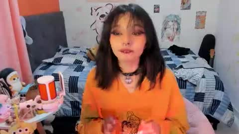 Snapshot of _dayanne_ chatting on 09.10.25 Pao online show from 09.10.25