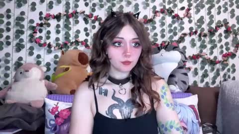 Snapshot of _devilbaby chatting on 09.08.25 Kate online show from 09.08.25