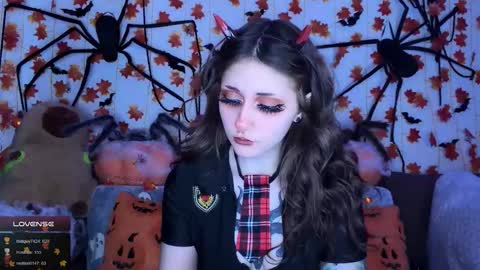 Snapshot of _devilbaby chatting on 11.09.25 Kate online show from 11.09.25