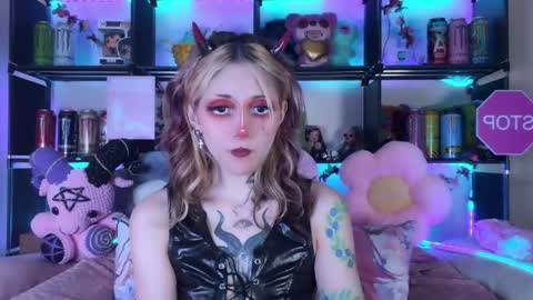 Snapshot of _devilbaby chatting on 05.25.26 Kate online show from 05.25.26