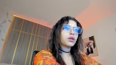 Snapshot of _dollargirl_ chatting on 03.09.26 Abril online show from 03.09.26