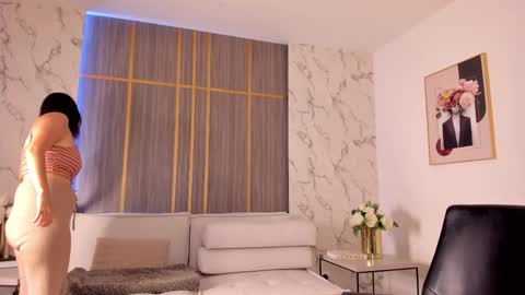 Snapshot of _dollargirl_ chatting on 04.12.26 Abril online show from 04.12.26