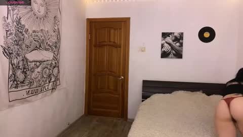 Snapshot of _dreamfyre_ chatting on 11.29.25 Ami online show from 11.29.25