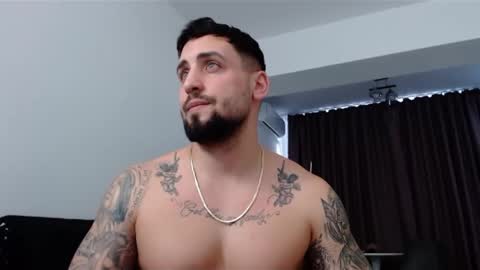 Snapshot of _dylangreen chatting on 02.22.25 Dylan online show from 02.22.25