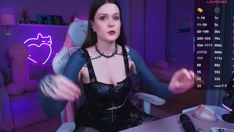 Snapshot of _ellis_moon_ chatting on 10.07.25 Lisa im in sick leave bcs of biopsy. hope i will back soon online show from 10.07.25