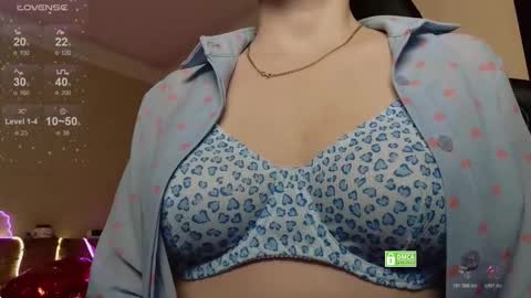chloue and Gretta online show from 03.23.26