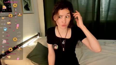 Snapshot of _emily__strike_ chatting on 09.21.25 _emily__strike_ online show from 09.21.25