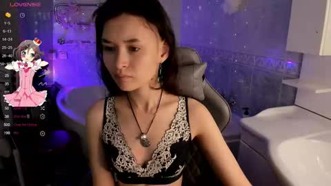 Snapshot of _emily__strike_ chatting on 10.29.25 _emily__strike_ online show from 10.29.25