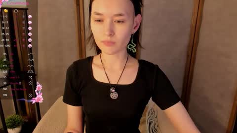 Snapshot of _emily__strike_ chatting on 11.09.25 _emily__strike_ online show from 11.09.25