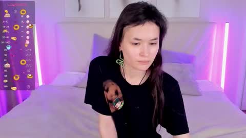 Snapshot of _emily__strike_ chatting on 11.19.25 _emily__strike_ online show from 11.19.25