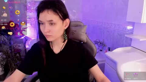 Snapshot of _emily__strike_ chatting on 12.18.25 _emily__strike_ online show from 12.18.25