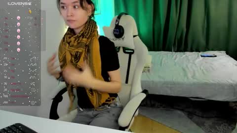 Snapshot of _emily__strike_ chatting on 01.13.26 _emily__strike_ online show from 01.13.26