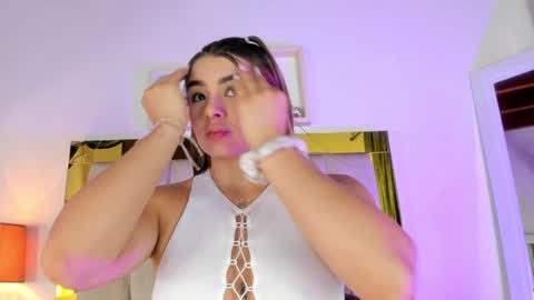 Isabella online show from 02.02.25