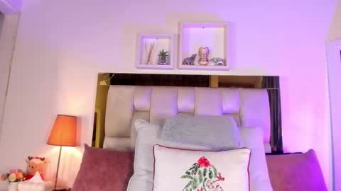 Isabella online show from 01.16.26