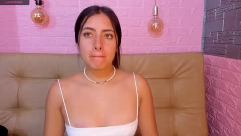 Snapshot of _emma_diamond_ chatting on 12.05.24 Emma online show from 12.05.24