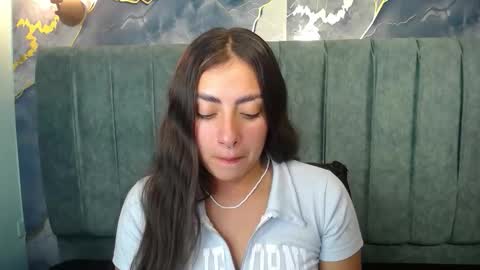 Snapshot of _emma_diamond_ chatting on 10.23.25 Emma online show from 10.23.25