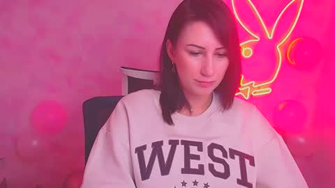 Snapshot of _emma_lay chatting on 02.12.25 Emma online show from 02.12.25