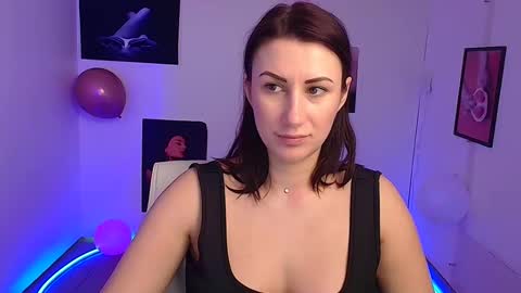 Snapshot of _emma_lay chatting on 03.12.25 Emma online show from 03.12.25