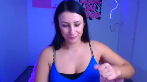 Snapshot of _emma_lay chatting on 10.31.25 Emma online show from 10.31.25