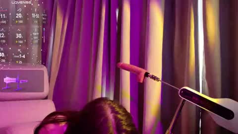 Eva Lane online show from 10.07.25