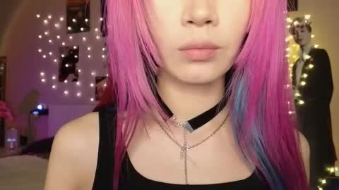 EveEva online show from 02.24.26