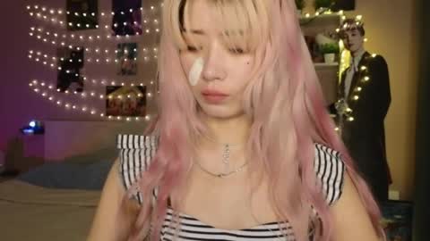 EveEva online show from 04.10.26