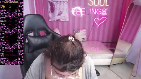 Snapshot of _evoni_b chatting on 09.09.25 evoni online show from 09.09.25