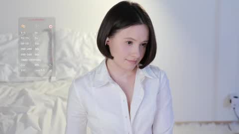 Essie  online show from 01.29.25