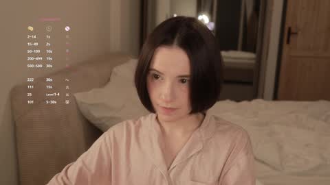 Essie  online show from 04.03.26