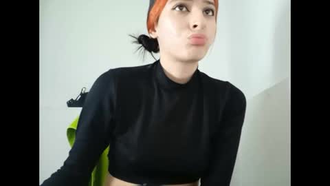 Mia-foster online show from 12.04.24